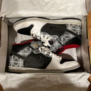 Nike dunk mid premium sb “Beijing” size 11 - great condition